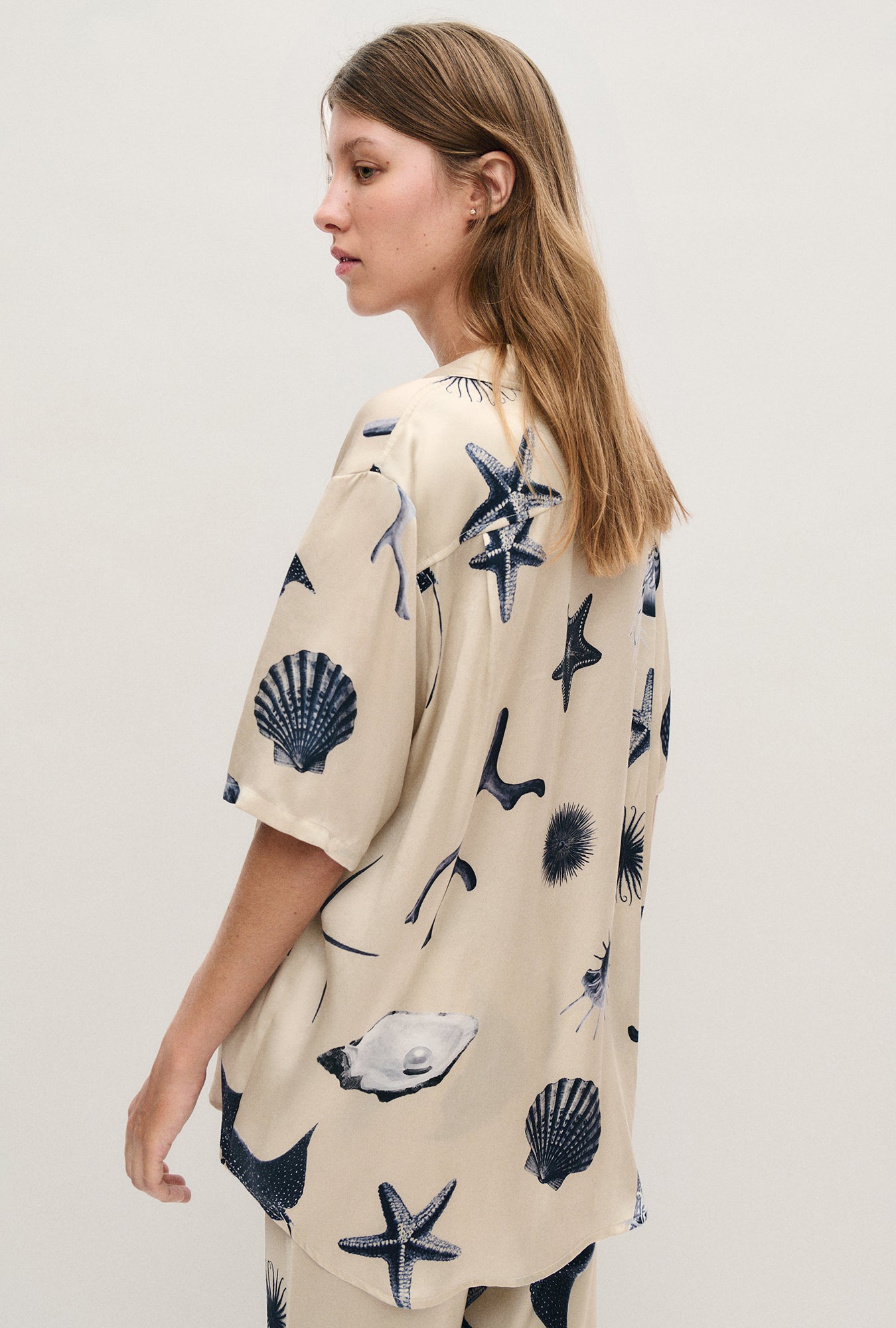SHORT SLEEVE BOYFRIEND SHIRT SEASHELLS