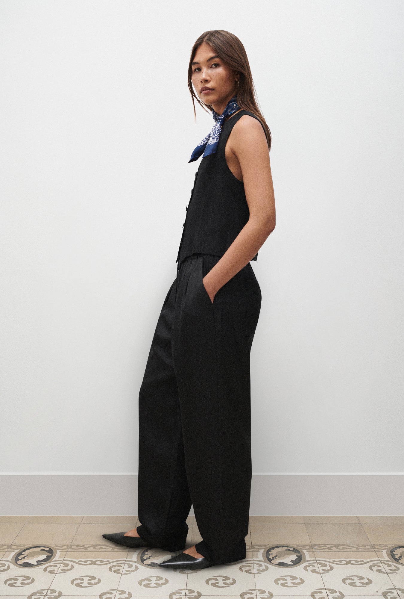 Twill Vest Black