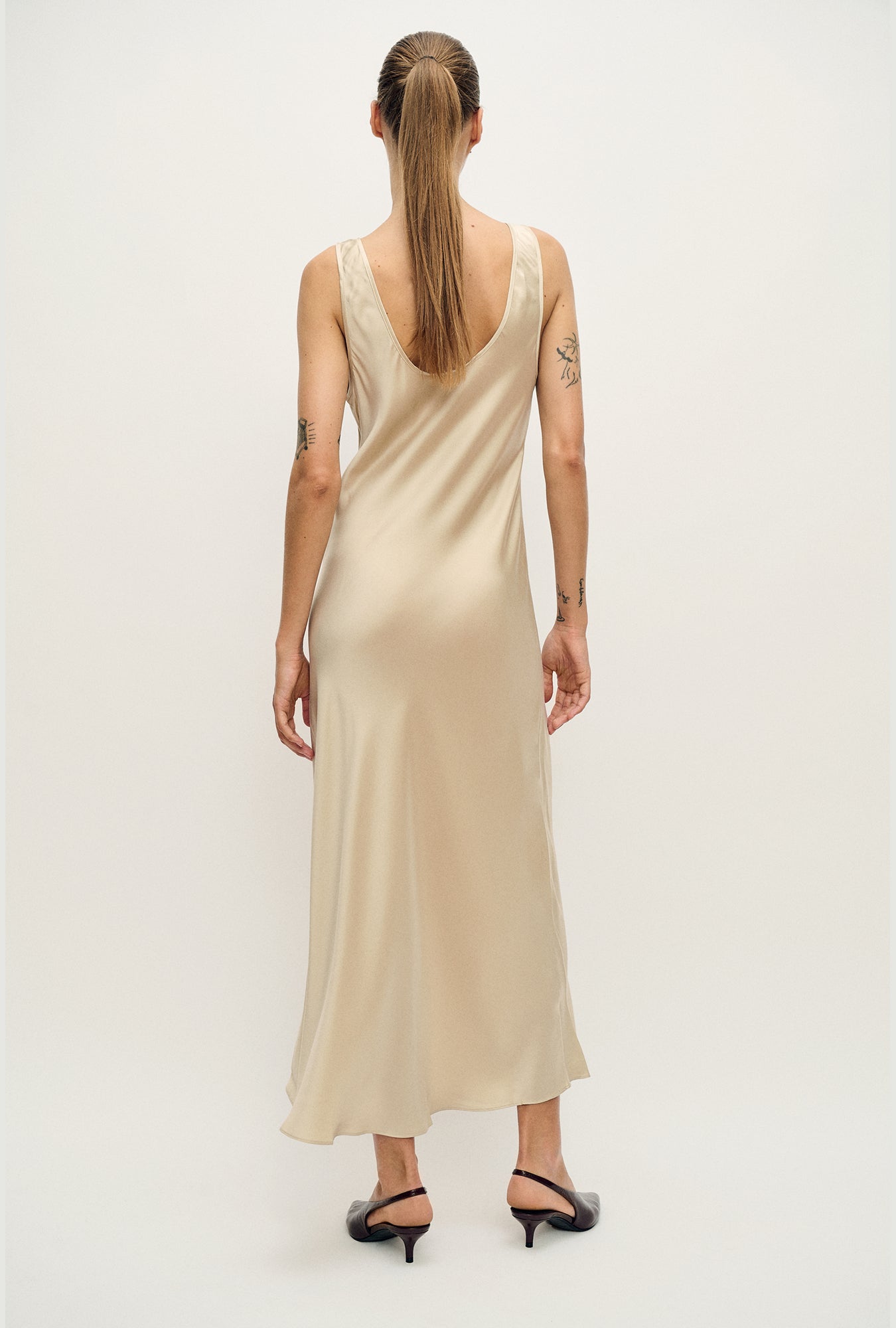 Scoop Neck Dress Hazelnut