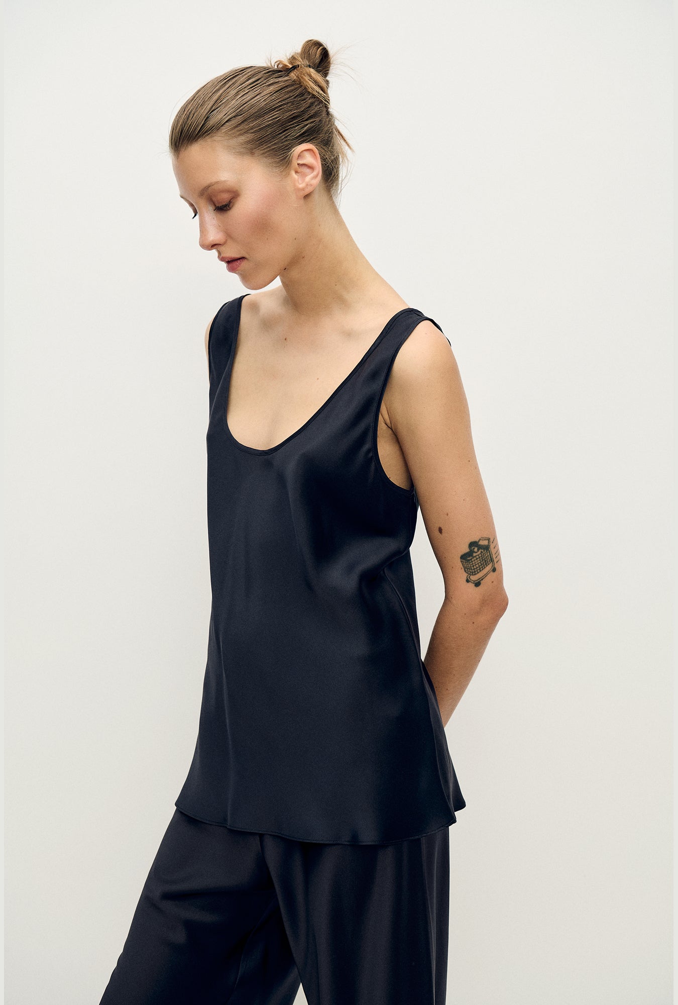 Scoop Neck Tank Black